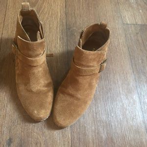 Suede boots
